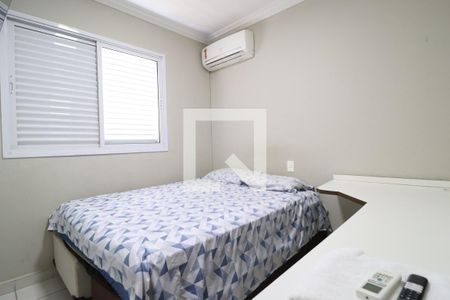 Quarto 1 de apartamento para alugar com 3 quartos, 80m² em Santa Mônica, Uberlândia