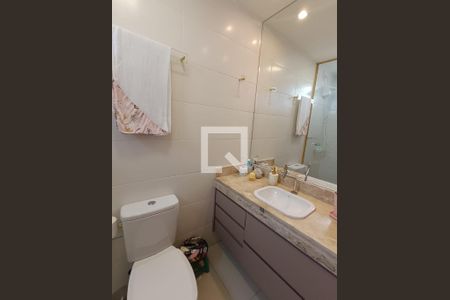 Banheiro de apartamento para alugar com 3 quartos, 90m² em Vila Rosa, Goiânia