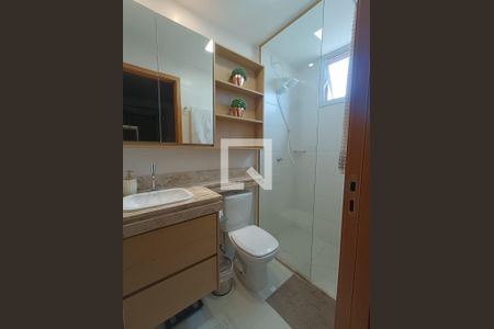 Banheiro de apartamento para alugar com 3 quartos, 90m² em Vila Rosa, Goiânia