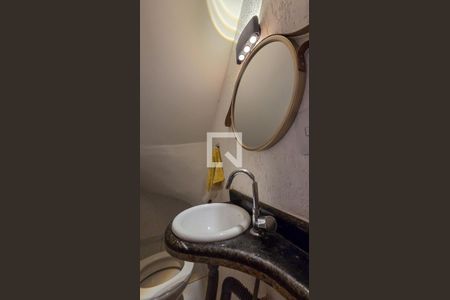 Banheiro  de casa para alugar com 3 quartos, 110m² em Vila Isa, São Paulo