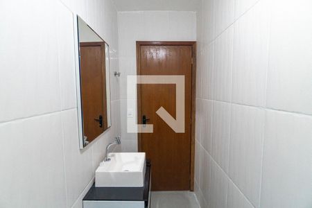 Banheiro da Suíte de casa para alugar com 2 quartos, 80m² em Vila Guarani (Zona Sul), São Paulo