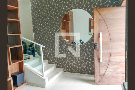 Hall de entrada de casa de condomínio para alugar com 4 quartos, 325m² em Santa Quiteria, Curitiba