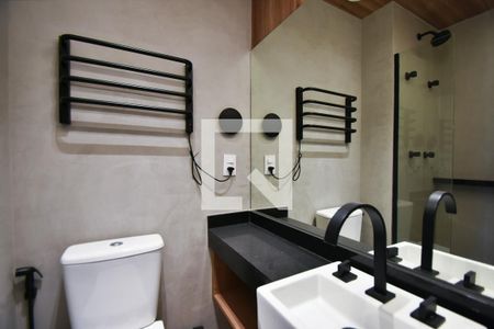 banheiro de kitnet/studio para alugar com 1 quarto, 25m² em Cerqueira César, São Paulo