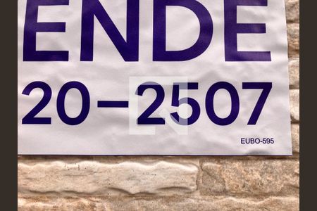 Placa instalada de casa à venda com 4 quartos, 100m² em Jardim Itapolis, São Paulo