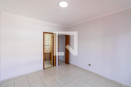 Suíte de casa para alugar com 3 quartos, 229m² em Vila Carmosina, São Paulo