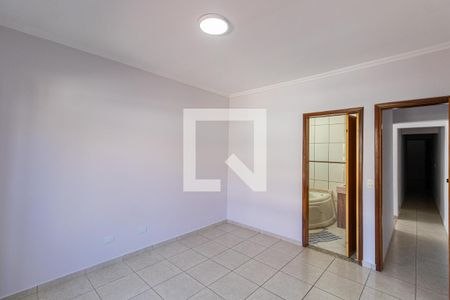 Suíte de casa para alugar com 3 quartos, 229m² em Vila Carmosina, São Paulo