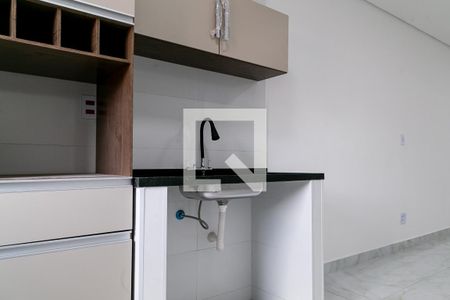 Cozinha e Área de Serviço de kitnet/studio para alugar com 1 quarto, 20m² em Pompéia, Belo Horizonte