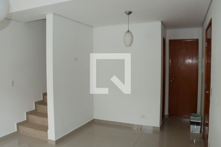Casa de Condomínio para alugar com 2 quartos, 86m² em Jardim Maria Tereza, Cotia