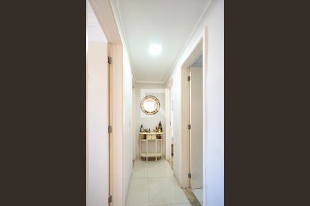 Corredor dos quartos de apartamento à venda com 3 quartos, 76m² em Vila Carrão, São Paulo