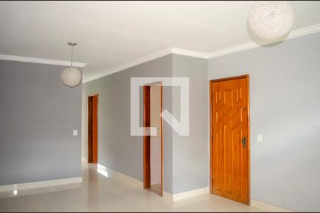 Casa para alugar com 4 quartos, 230m² em Setor Goiânia 2, Goiânia