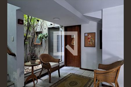Hall de Entrada de apartamento para alugar com 2 quartos, 95m² em Higienópolis, Porto Alegre