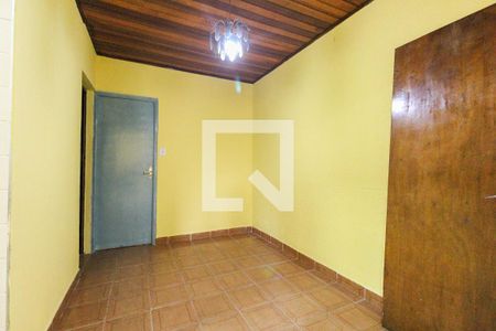 Casa para alugar com 3 quartos, 234m² em Conjunto Residencial José Bonifácio, São Paulo