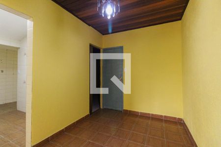 Casa para alugar com 3 quartos, 234m² em Conjunto Residencial José Bonifácio, São Paulo