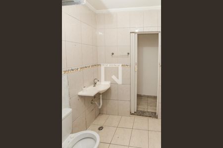 Banheiro de casa para alugar com 1 quarto, 45m² em Vila Nivi, São Paulo