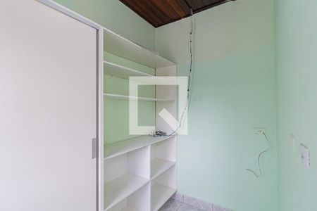 Quarto de casa para alugar com 2 quartos, 70m² em Vila Creti, Carapicuíba