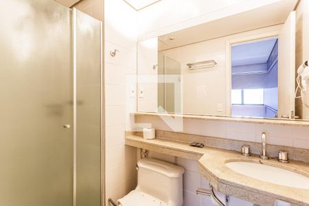 Banheiro de apartamento à venda com 1 quarto, 29m² em Indianópolis, São Paulo