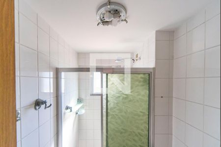 Banheiro  de apartamento à venda com 2 quartos, 56m² em Vila Valparaíso, Santo André