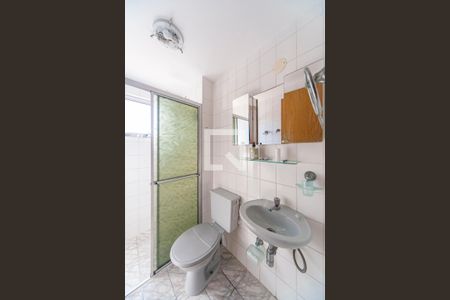 Banheiro  de apartamento à venda com 2 quartos, 56m² em Vila Valparaíso, Santo André