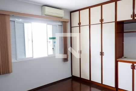 Quarto 1 de casa para alugar com 2 quartos, 243m² em Novo Osasco, Osasco