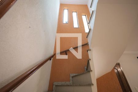 Escada de casa à venda com 3 quartos, 188m² em Jardim Las Vegas, Santo André