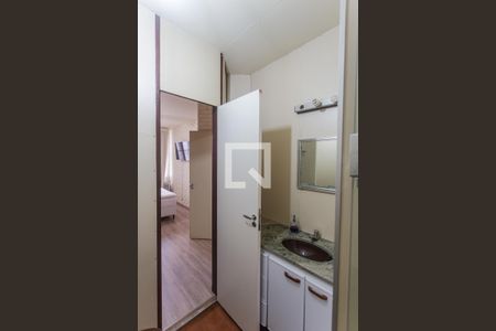 Banheiro da Suíte de apartamento para alugar com 1 quarto, 60m² em Funcionários, Belo Horizonte
