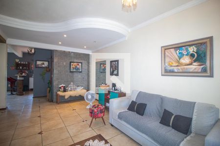 Sala de casa à venda com 4 quartos, 225m² em Espírito Santo, Porto Alegre