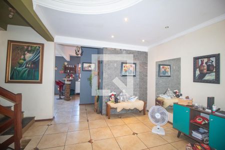 Sala de casa à venda com 4 quartos, 225m² em Espírito Santo, Porto Alegre