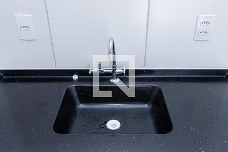 Sala, cozinha e área de serviço de apartamento para alugar com 2 quartos, 39m² em Vila Barreto, São Paulo