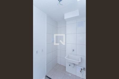 Sala, cozinha e área de serviço de apartamento para alugar com 2 quartos, 39m² em Vila Barreto, São Paulo