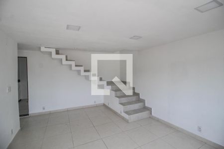 Sala de casa para alugar com 3 quartos, 120m² em Parque Santa Amelia, Belford Roxo