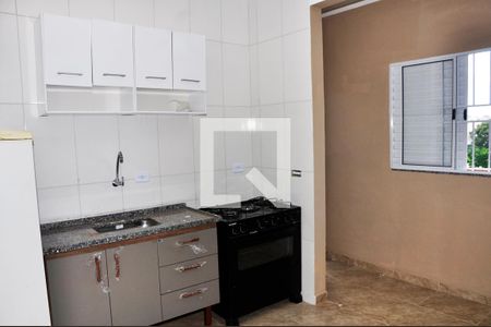 Detalhe - Sala e Cozinha de casa para alugar com 2 quartos, 55m² em Vila Rica, São Paulo