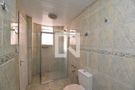 Banheiro da Suíte de apartamento para alugar com 3 quartos, 161m² em Centro, Curitiba