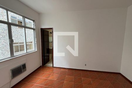 Quarto 1 de apartamento para alugar com 2 quartos, 76m² em Jardim Guanabara, Rio de Janeiro