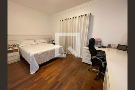 Suíte 1 de casa para alugar com 4 quartos, 505m² em Jardim Passargada I, Cotia