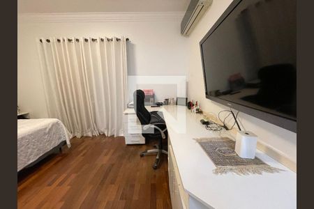 Suíte 1 de casa para alugar com 4 quartos, 505m² em Jardim Passargada I, Cotia