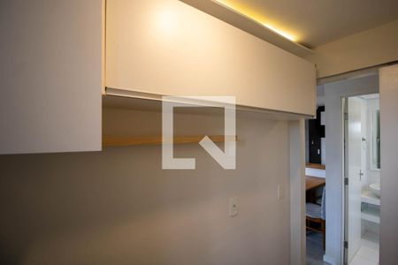 Quarto 1 de apartamento para alugar com 3 quartos, 50m² em Jardim Elizabete, Taboão da Serra