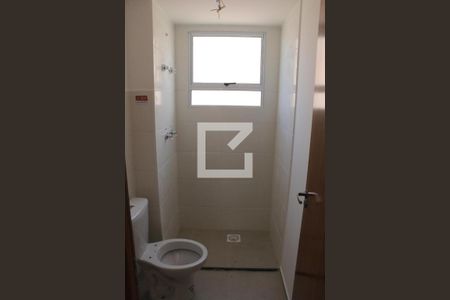 Banheiro de apartamento para alugar com 2 quartos, 42m² em Jardim Alvorada, Nova Iguaçu