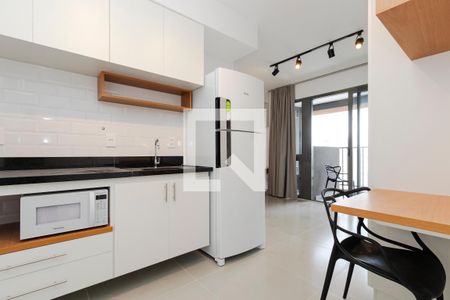 Cozinha de kitnet/studio para alugar com 1 quarto, 28m² em Brooklin, São Paulo
