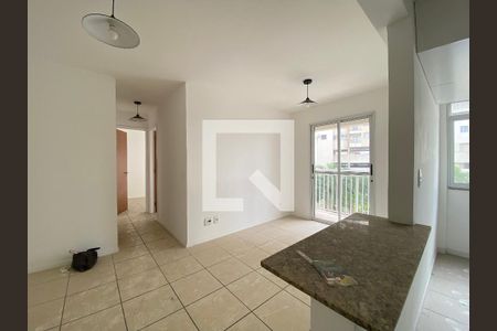 Sala de apartamento para alugar com 2 quartos, 50m² em Del Castilho, Rio de Janeiro