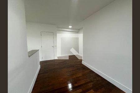 Sala de apartamento para alugar com 2 quartos, 62m² em Tamboré, Barueri
