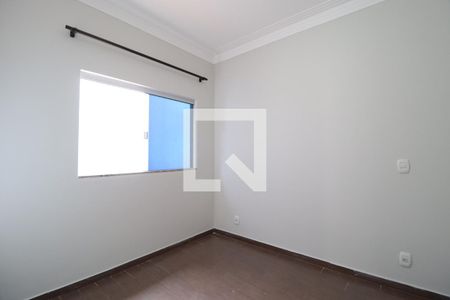 Quarto 1 de casa para alugar com 3 quartos, 200m² em Tibery, Uberlândia