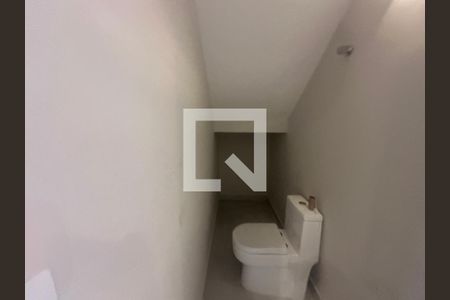 Lavabo de casa para alugar com 3 quartos, 142m² em Jardim Maria Helena, Barueri