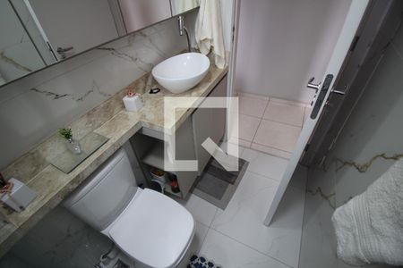 Banheiro de apartamento à venda com 2 quartos, 48m² em Jardim Riacho das Pedras, Contagem