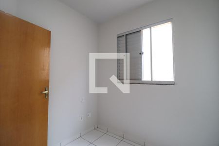 Quarto 1 de apartamento para alugar com 3 quartos, 60m² em Jardim Holanda, Uberlândia
