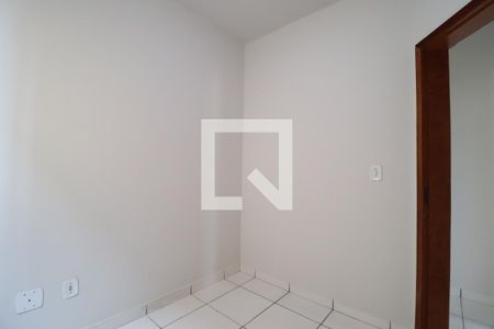 Quarto 1 de apartamento para alugar com 3 quartos, 60m² em Jardim Holanda, Uberlândia