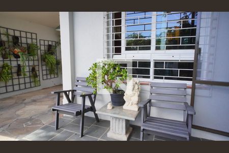 Entrada  de casa à venda com 6 quartos, 336m² em Santo Antônio, Porto Alegre