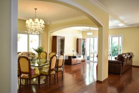 Sala de casa à venda com 4 quartos, 327m² em Planalto Paulista, São Paulo