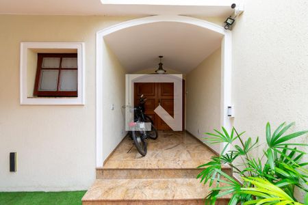 Entrada de casa à venda com 4 quartos, 327m² em Planalto Paulista, São Paulo