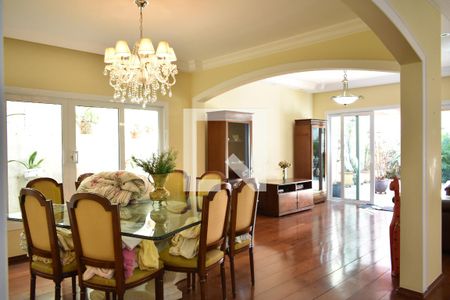 Sala de casa à venda com 4 quartos, 327m² em Planalto Paulista, São Paulo