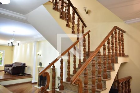 Escada de casa à venda com 4 quartos, 327m² em Planalto Paulista, São Paulo